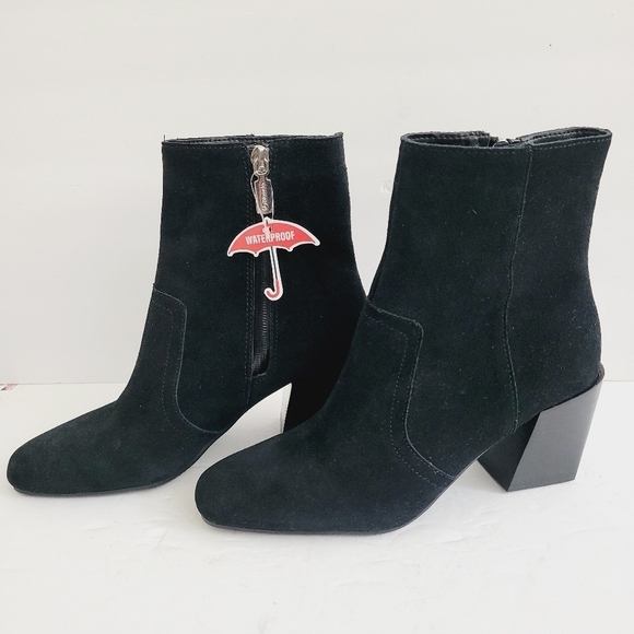 NEW Blondo Black Waterproof Suede Stacked Block Heel Ankle Booties Size 7